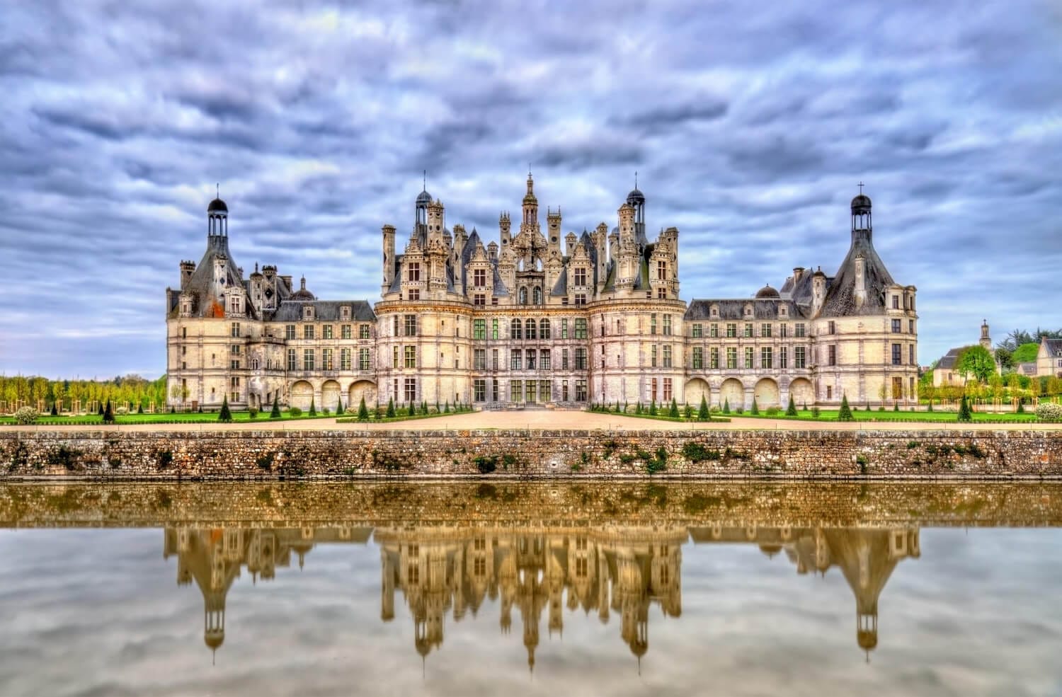 Best Day Trips from Paris: Versailles, Giverny & Loire